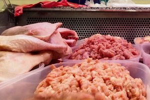 Tyrimas šokiruoja: prekybos centruose esančioje lenkiškoje vištienoje – itin stiprūs antibiotikai