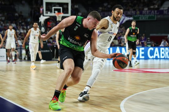 „Barcelona“ švaistosi pinigais: ruošiasi sumokėti milijono eurų išpirką už „Joventut“ snaiperį