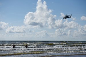 Gelbėjimo operacija Nidoje: jūroje skendo trys žmonės, gelbėtojai reagavo žaibiškai