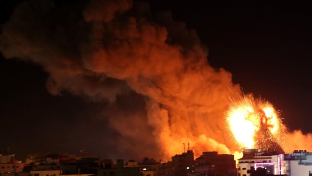 Neramumai Izraelyje tęsiasi – pastarojo aviacija smogė Dženino miestui Vakarų Krante