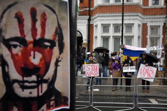  Protestas prie Rusijos ambasados Londone.