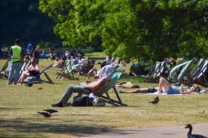 Jungtinė Karalystė tokio karšto birželio nėra mačiusi: įspėja, kad tokių rekordų bus vis daugiau