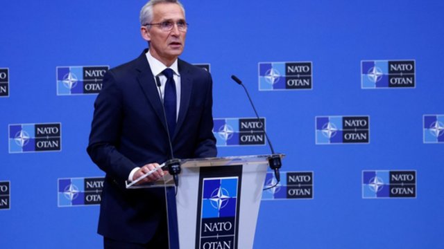 J. Stoltenbergas lieka vadovauti NATO: narės sutarė išlaikyti patyrusį lyderį