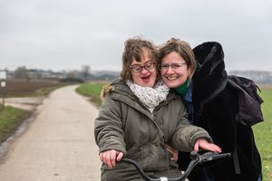 Visuomenės požiūrį į žmones su intelekto ar psichosocialine negalia keičia galimybė juos pažinti