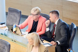 Seime – įtempta I. Šimonytės ir opozicijos diskusija: nukėlė svarstymą dėl neterminuotos PVM lengvatos