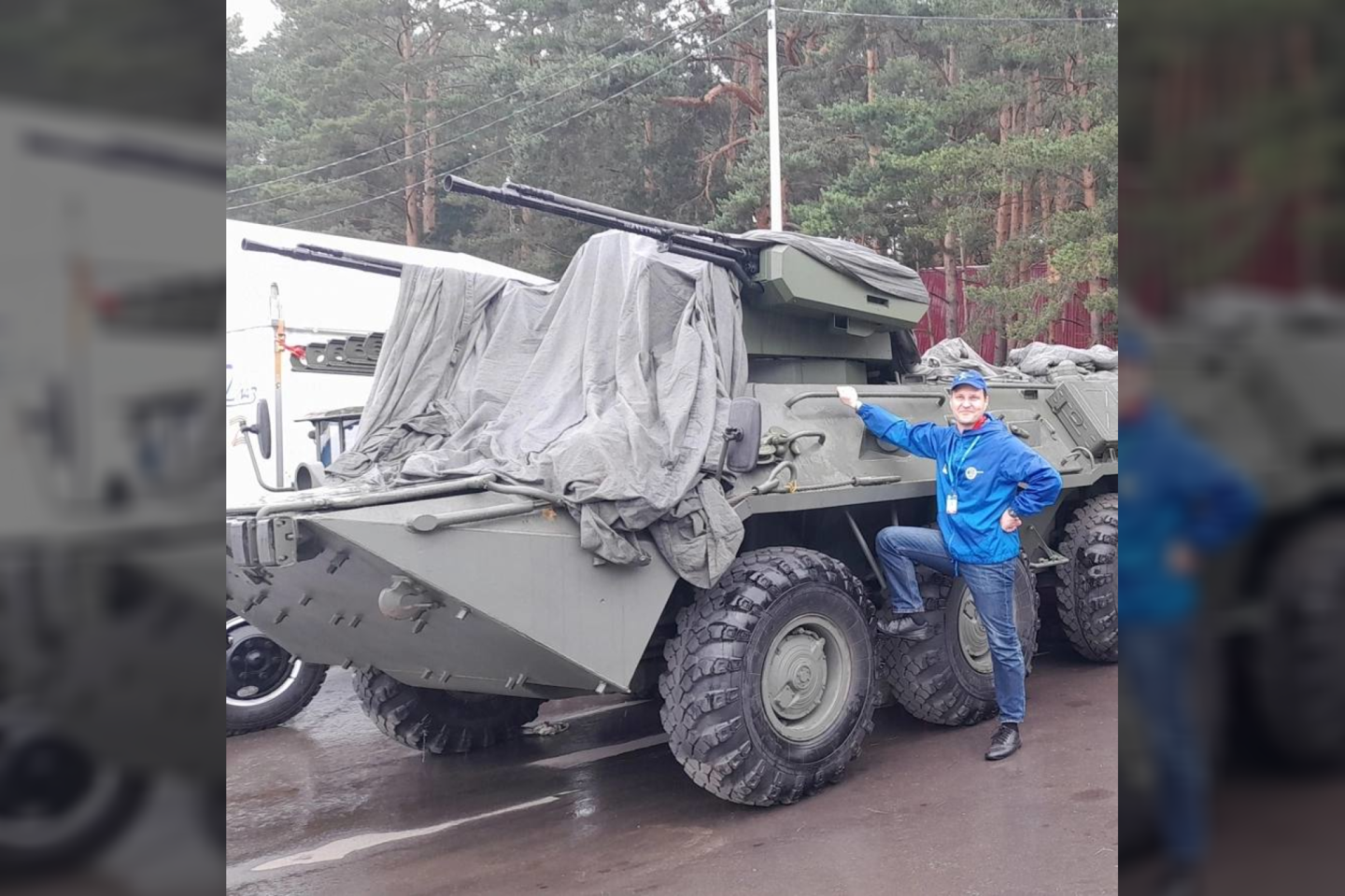 Rusijos savaeigė priešlėktuvinės artilerijos sistema, sukurta „BTR-82“ transporterio pagrindu, naudojant priešlėktuvinius pabūklus „2A7“ iš sistemos „ZSU-23–4 Šilka“, 2023 m. birželis.