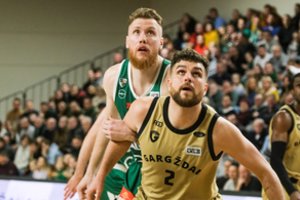 Palangos „Olimpas“ sukirto rankomis su patyrusiu LKL žaidėju