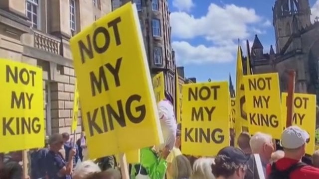 Škotijai rengiant Karolio III pagerbimo ceremoniją, ne visų nuotaikos šventinės: surengtas protestas