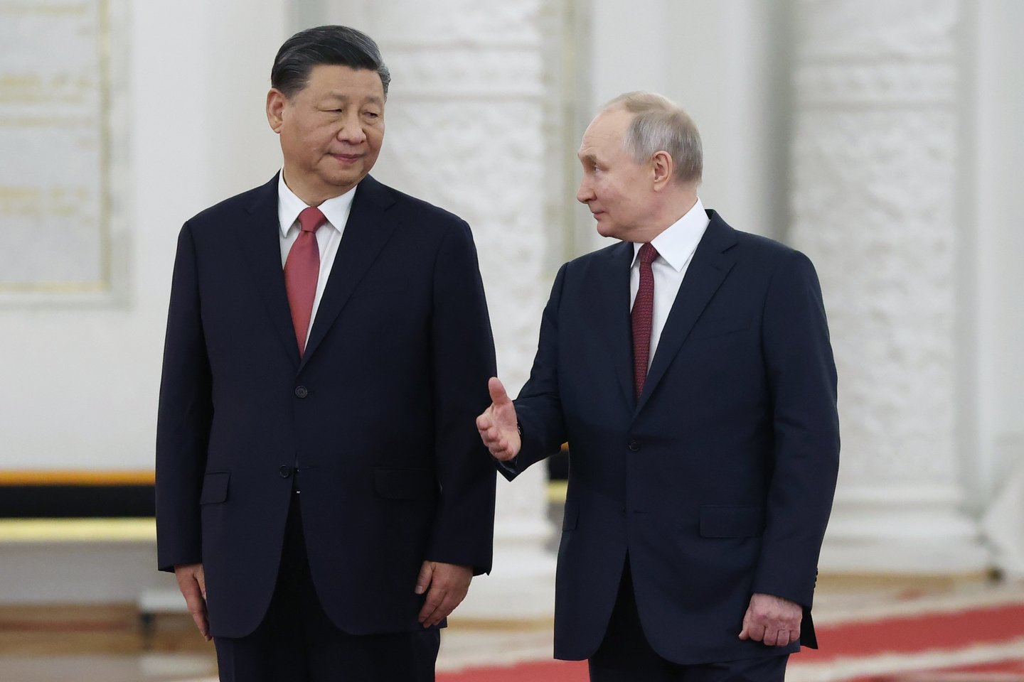 Xi Jinpingas ir V. Putinas.<br>AP/Scanpix nuotr.