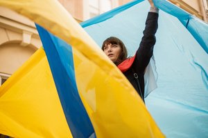 Akcijos „Keliu vėliavą už Ukrainą NATO!“ metu gyventojams bus išdalinta 1 000 Ukrainos vėliavų