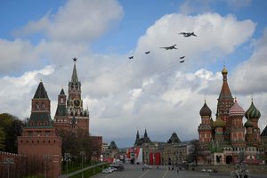 V. Putinas bando gąsdinti Vakarus? Pakėlė branduolinius bombonešius