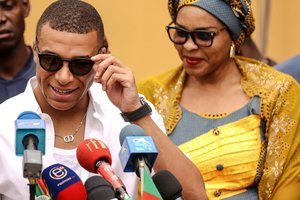 Apie išvykimą iš Prancūzijos užsiminęs K. Mbappe: „Žaidimas PSG nepadeda“