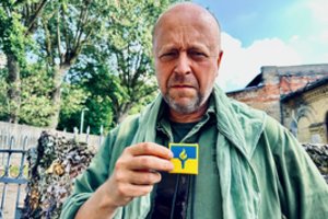 Žymėdama 500-ą karo Ukrainoje dieną, „Blue / Yellow“ pradėjo akciją „500 invazijos dienų“