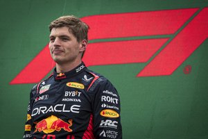 M. Verstappenas penktą kartą paeiliui iškovojo „Pole“ poziciją 