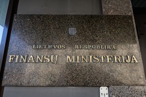 Finansų ministerijai žadant leisti taupymo lakštus, ekonomistai turi abejonių: šiuo metu egzistuoja konkurencingesnės investicijos