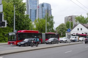 Dėl NATO viršūnių susitikimo įsigalioja eismo ribojimai Vilniuje: viešuoju transportu sostinėje galima naudotis nemokamai