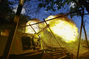 Iš Bachmuto fronto – prašymas viršūnėms Vilniuje: reikia tik vieno, o čia šaudo kiekvienas krūmas