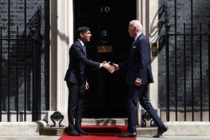 J. Bidenas Dauningo gatvėje susitiko su R. Sunaku