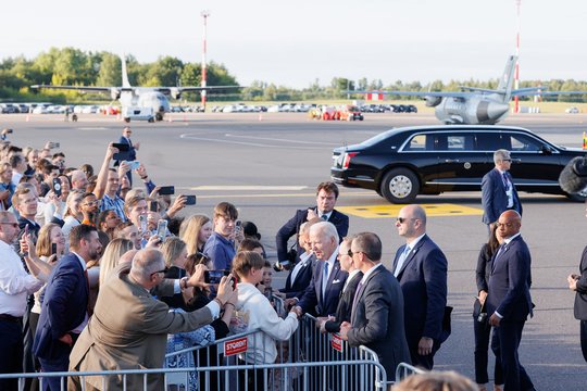 JAV prezidentas Joe Bidenas pirmadienį atvyko į Lietuvą.<br>T.Bauro nuotr.