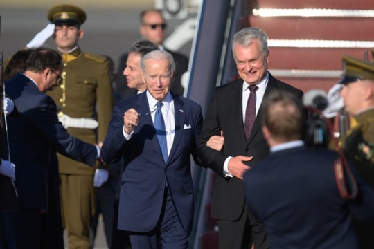 JAV prezidentas Joe Bidenas pirmadienį atvyko į Lietuvą.<br>V.Skaraičio nuotr.