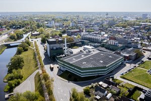 „Kalnapilio-Tauro grupė“ 3,7 tūkst. kv. m plotą padengė saulės elektrinių moduliais