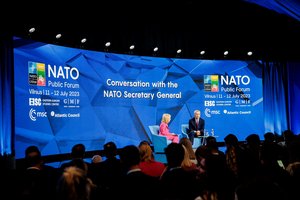 Rusijos diplomatai kelia šurmulį: įspėjo NATO dėl konfrontacijos