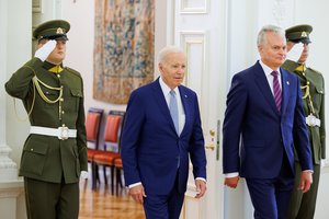 Prezidentūroje nuskambėjo J. Bideno žodžiai – gyrė Lietuvos sprendimą ir pabrėžė nuostatą dėl NATO