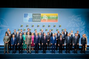 NATO pasiūlys Ukrainai viltį tapti nare, bet oficialaus pakvietimo neįteiks