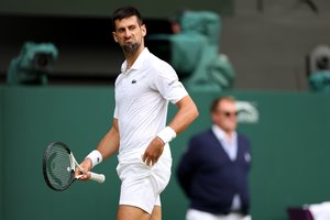 Į Vimbldono pusfinalį rekordiniu pasiekimu prasibrovęs N.Džokovičius: „Žinau, visi nori mano skalpo“