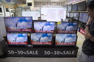 Seulas: Šiaurės Korėja paleido nenustatytą balistinę raketą