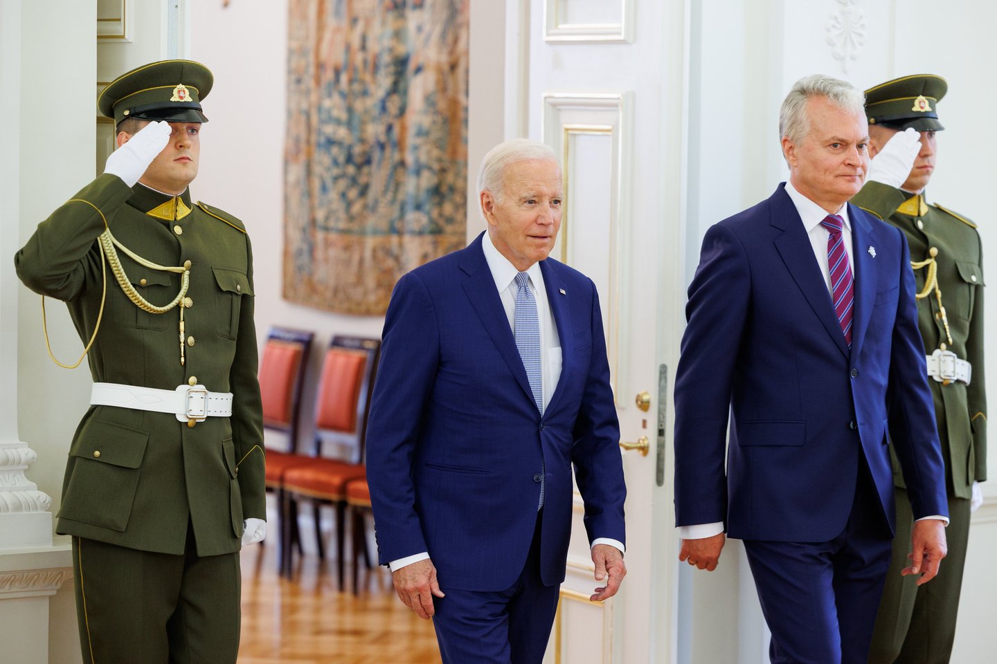 J.Bideno istorinis vizitas Prezidentūroje ir susitikimas su G.Nausėda.<br>T. Bauro nuotr.