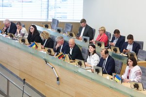 Vyriausybė pritarė siūlymui nebeleisti fiziniams asmenims automatiškai įgyti paramos gavėjo statusą