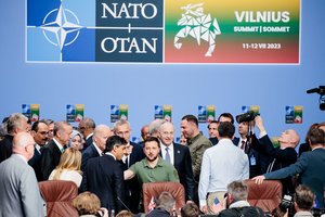 Prieštaringi NATO „samito“ vertinimai Vokietijos žiniasklaidoje: dėl Ukrainos ieškota pateisinimų, netrūko kritikos