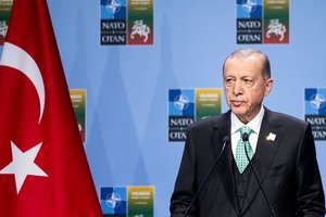 R. T. Erdoganas užsiminė, kiek užtruks Švedijos narystės ratifikavimas ir ką Turkijai pažadėjo NATO vadovas