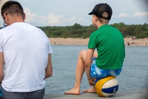 Atostogos užsienyje su vaikais: ekspertai pataria, ko tėvams geriau nepamiršti
