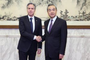 JAV valstybės sekretorius susitinka su aukščiausiu Kinijos diplomatu