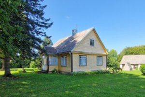 Neapgalvoti „pandeminiai pirkiniai“ – sodybos grįžta į rinką: kokios dabar jų kainos perkant sau