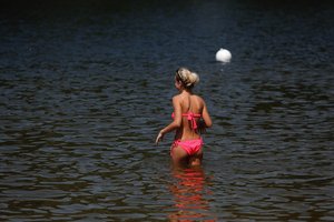 Temperatūra kasdien kils vis aukščiau, kai kur nuo karščio vėsins liūtys: viena Lietuvos dalis gali sulaukti ir krušos