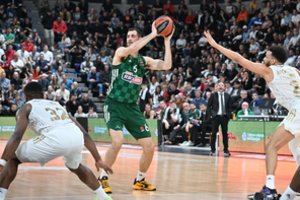 „Fenerbache“ pasipildys „Panathinaikos“ vidurio puolėju