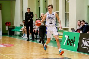 „Neptūnas“ įteikė ilgalaikę sutartį jaunam klaipėdiečiui