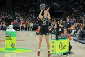 Įspūdinga ranka: WNBA žaidėja tritaškių konkurse įmetė 25 tritaškius ir pagerino tiek NBA, tiek WNBA tikslių metimų rekordą