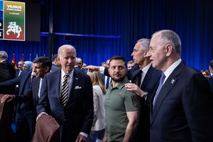 Kas NATO viršūnių susitikime vyko už uždarų durų: „Paskutiniame etape likome vieni“