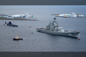 Didžiausias Rusijos karo laivas vietoje parado stos eilėn į metalo laužą