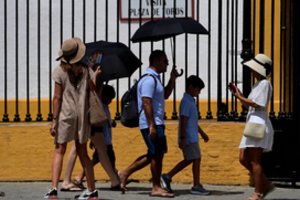 Kiniją alina rekordinė karščio banga: fiksuojama 52 laipsnius viršijanti temperatūra