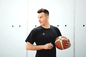 Tašką rinktinėje padėjęs A. Juškevičius – naujame amplua: „vilkų“ aprangą iškeitė į darbą už aikštės ribų