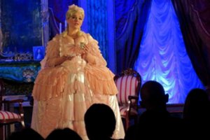 Klaipėdoje dainuos karo su dukra išskirta nepaprasto balso savininkė Olena Arbuzova