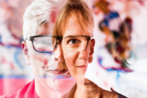 Menininkai Nomeda ir Gediminas Urbonai Nacionalinėje dailės galerijoje Vilniuje įrengė pelkę