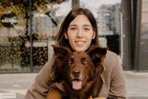 Iš prieglaudos paėmus šunį dvi savaitės virto košmaru: dabar vaidina filmuose ir džiaugiasi laimėjimais