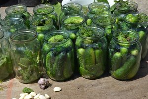 Rauginti agurkai pagal Virginiją: vienus valgysit jau kitą dieną, o kitais mėgausitės visą žiemą