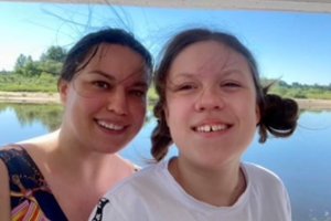 Autistišką dukrą auginanti mama dalijasi 8 sutrikimą lydinčiais mitais: nuo vadinimo genijumi iki primetamo asocialumo